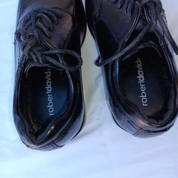 Shoes - Picture 3 of 6